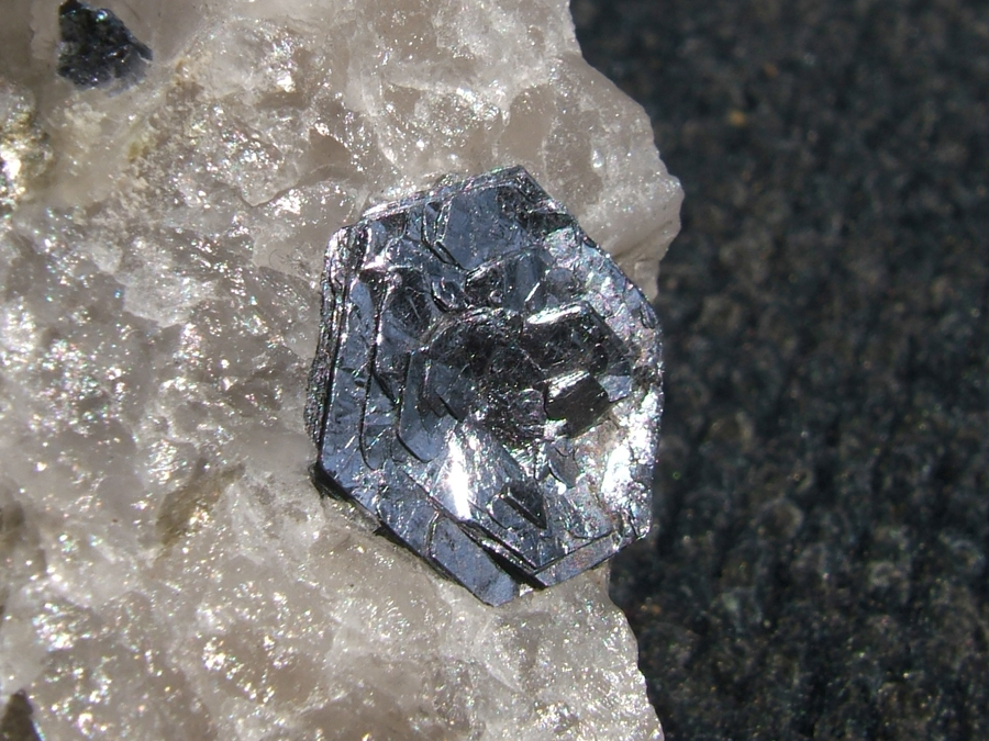 www.mining.com